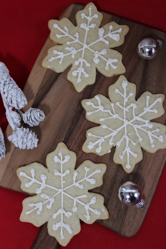 white-snowflake-cookies-main